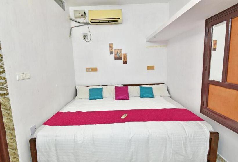 هتل Coral Home Stay