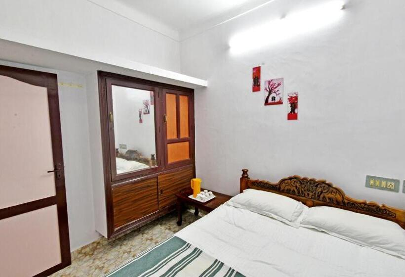 هتل Coral Home Stay