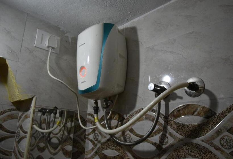 هتل Coral Home Stay