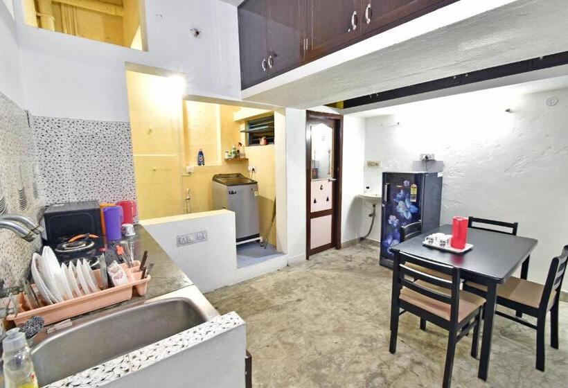 هتل Coral Home Stay