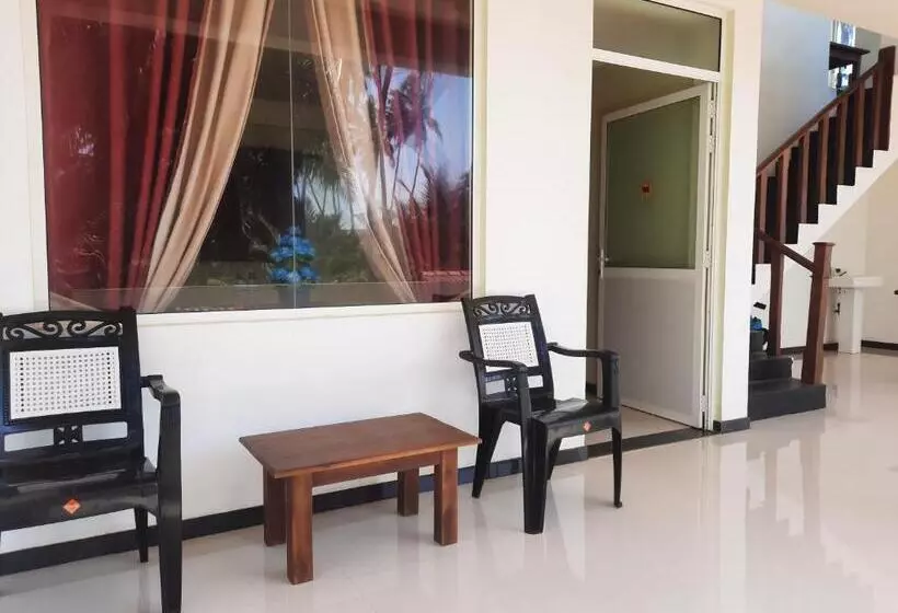 Hotelli Eventide Beach Resort