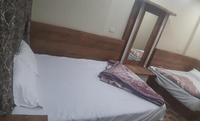 בית מלון כפרי Gupta Avenue