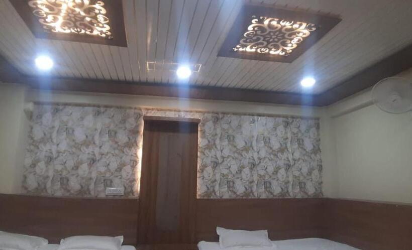 בית מלון כפרי Gupta Avenue