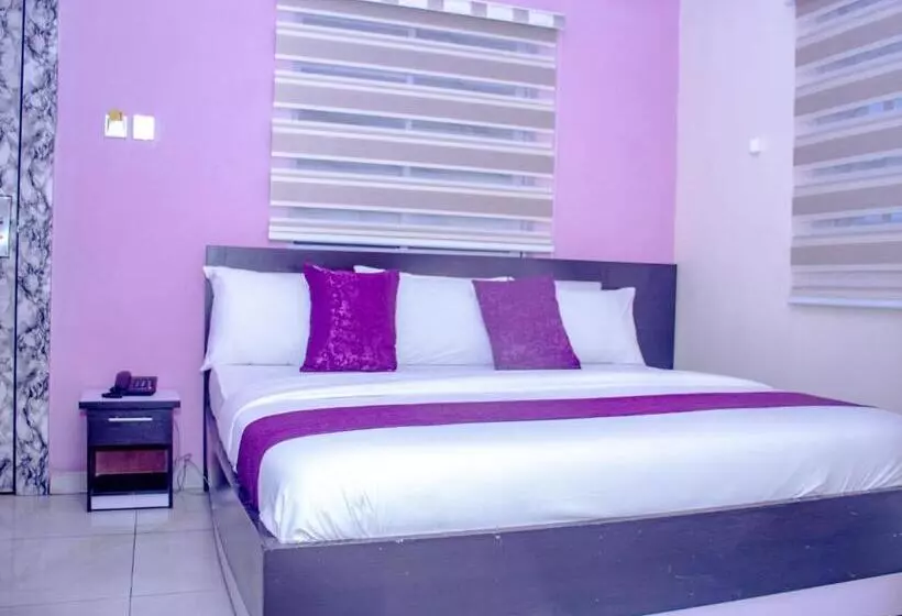 هتل Irviva Homes