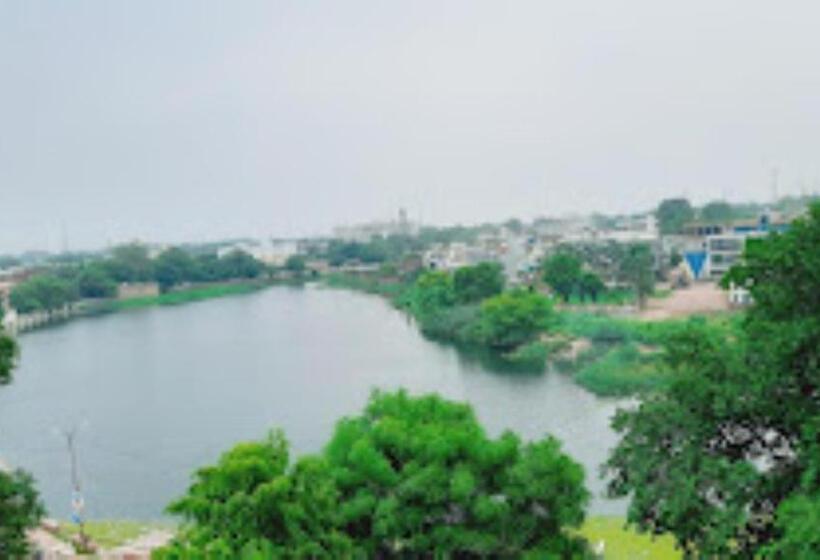 هتل Lake View,chhatarpur