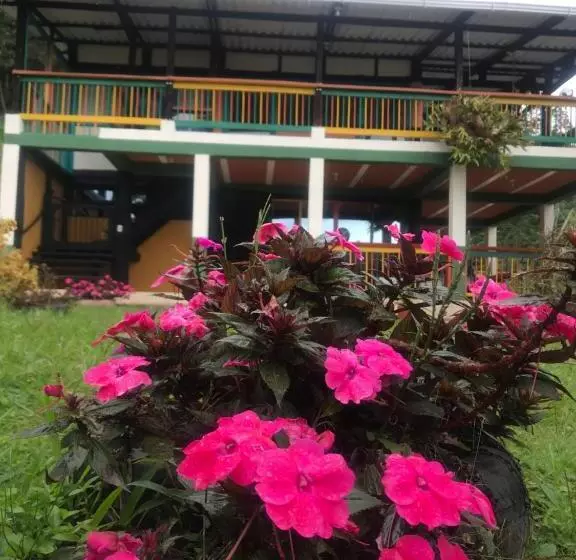 ホテル Reserva Natural Finca La Cabaña