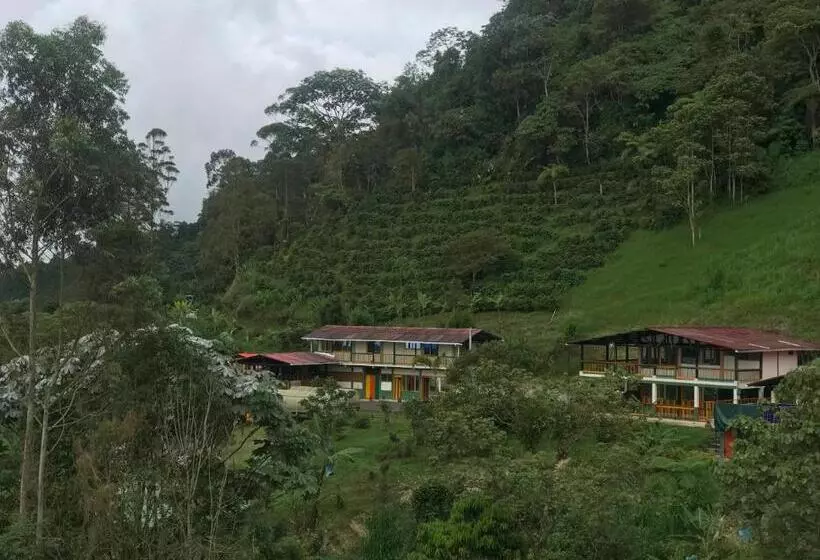 ホテル Reserva Natural Finca La Cabaña