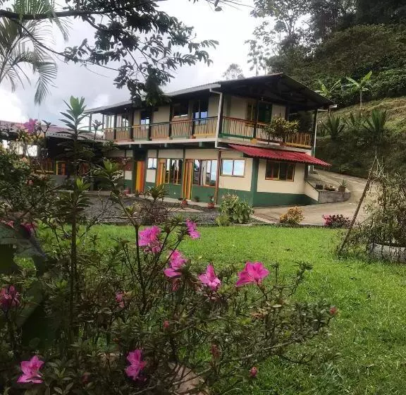 ホテル Reserva Natural Finca La Cabaña