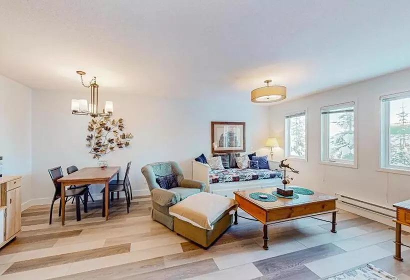 Hotelli Snowcrest Village, Unit 5b