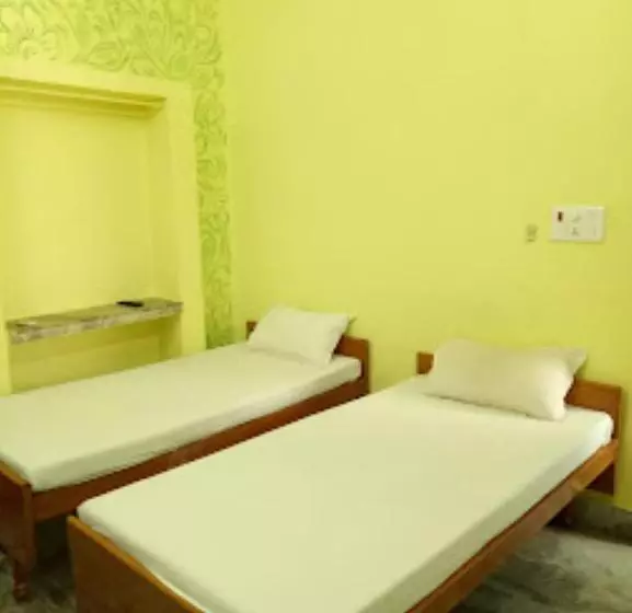 Majatalo Anukul Guest House,bodh Gaya