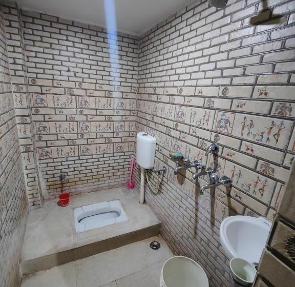 Majatalo Sitaram P Guest House