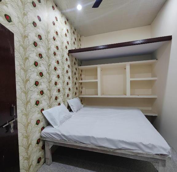 Majatalo Sitaram P Guest House