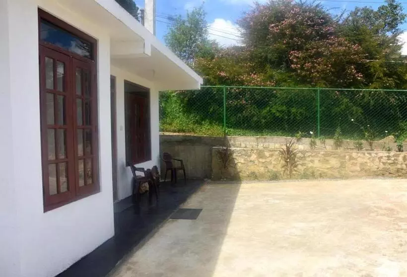 پانسیون The Dew Drop Villa