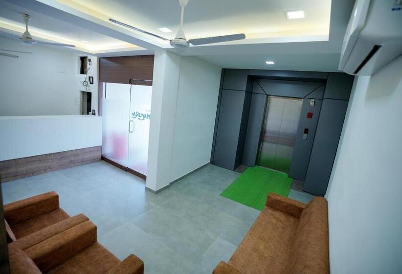 Staymaker Hotel Mayura