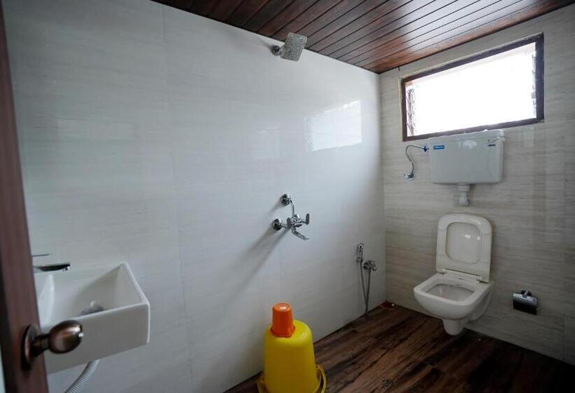 Staymaker Hotel Mayura