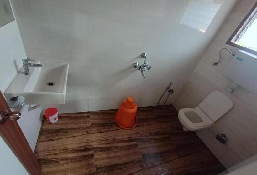 Staymaker Hotel Mayura