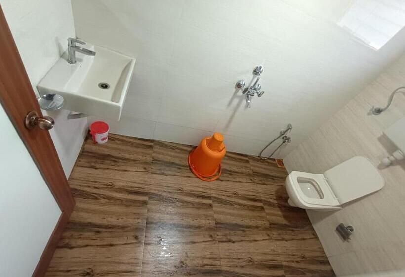 Staymaker Hotel Mayura