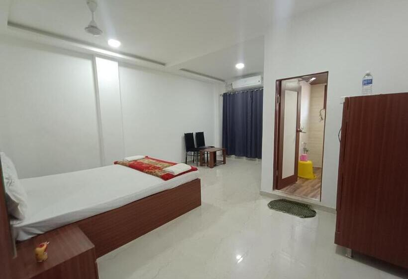 Staymaker Hotel Mayura