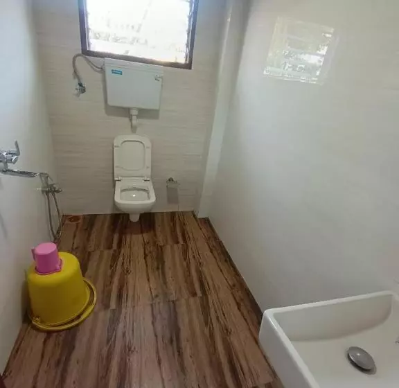 Staymaker Hotel Mayura