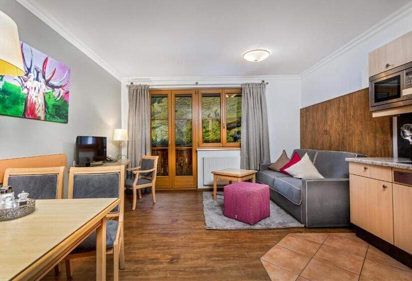 酒店 Almhof Alpin Apartments & Spa