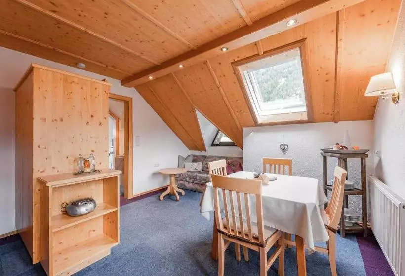Hotelli Alpin Apart Maurer