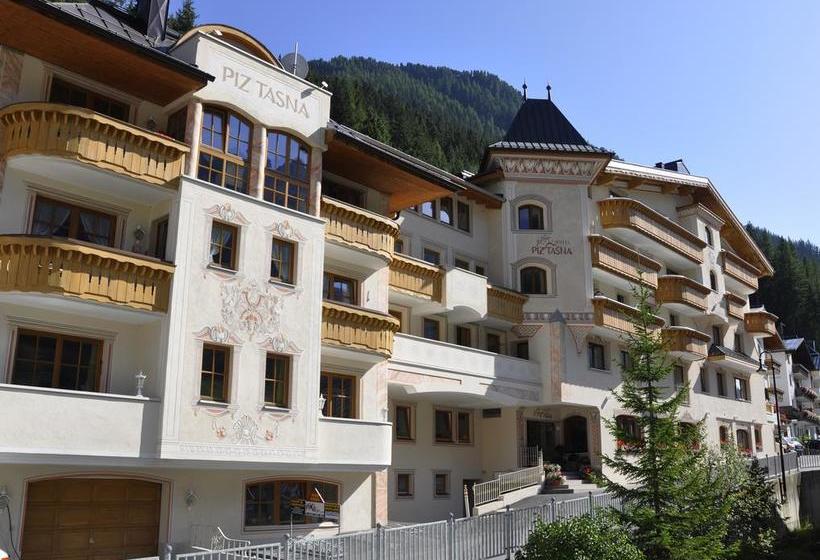 هتل Alpvita Piz Tasna