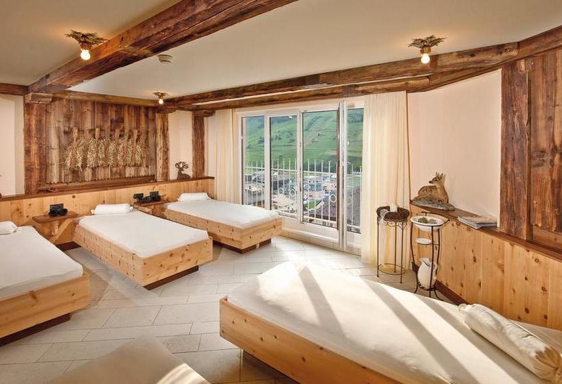 هتل Alpvita Piz Tasna