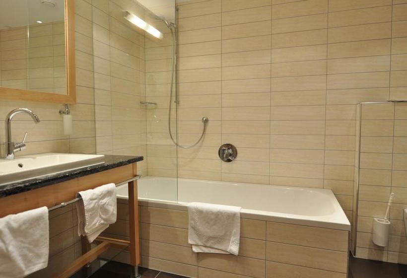 هتل Alpvita Piz Tasna