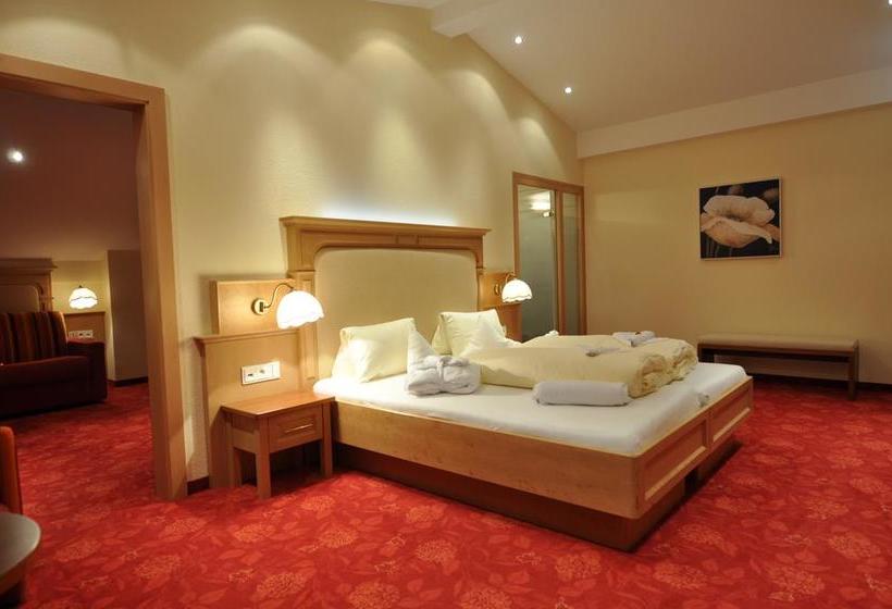 هتل Alpvita Piz Tasna