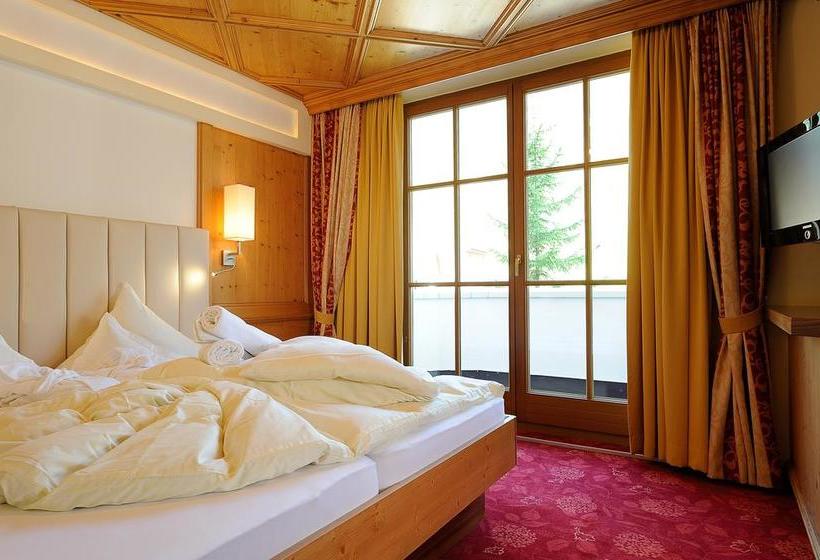 هتل Alpvita Piz Tasna