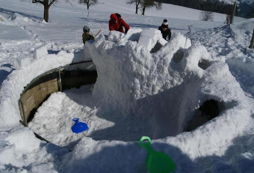 Отель Bioferienhof Brückler