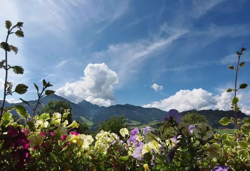 Hotelli Gasthof Pesbichl