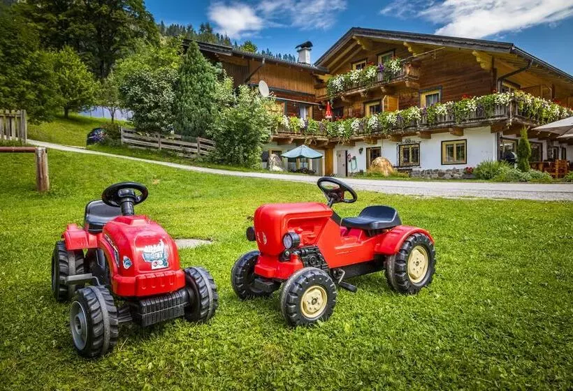 Hotelli Gasthof Pesbichl