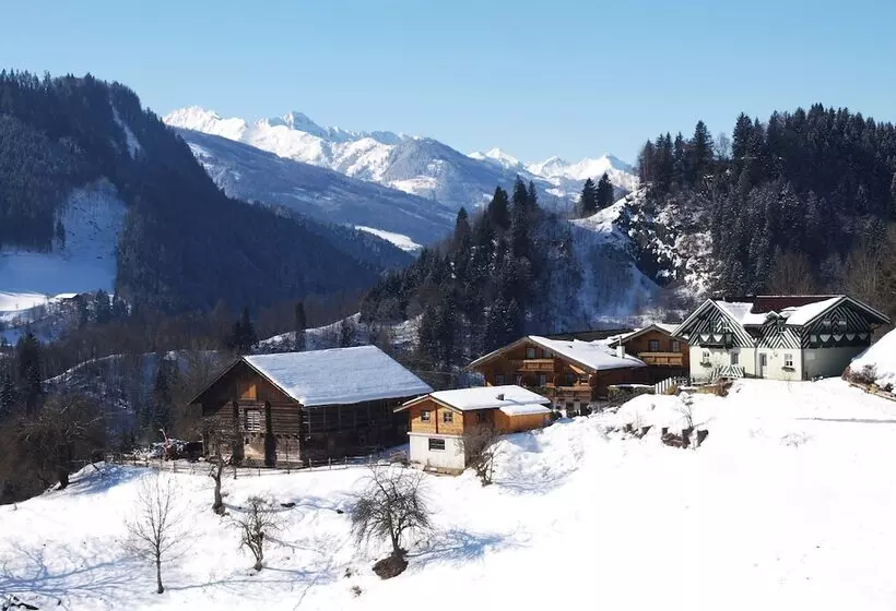 Hotelli Gasthof Pesbichl