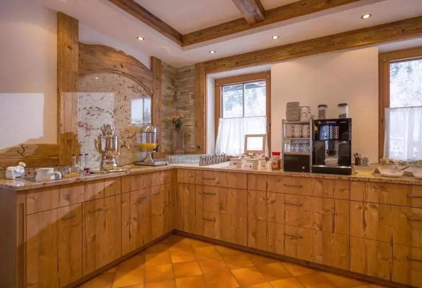 ホテル Gästehaus Schneeberger