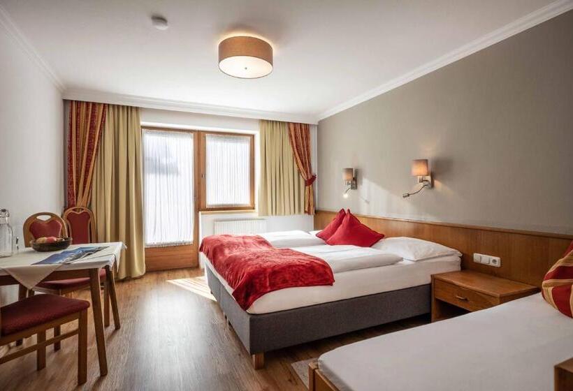 ホテル Gästehaus Schneeberger