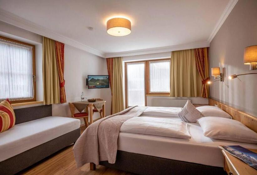 ホテル Gästehaus Schneeberger