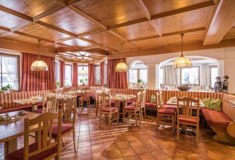 ホテル Gästehaus Schneeberger