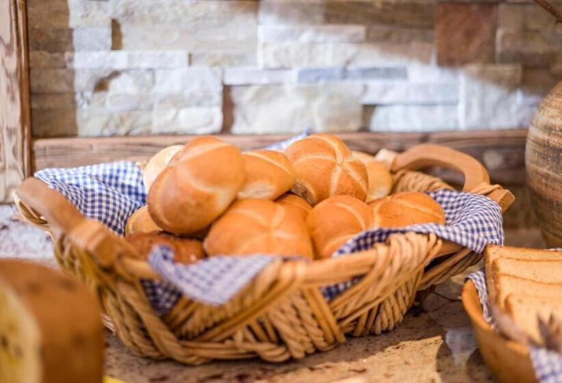 ホテル Gästehaus Schneeberger