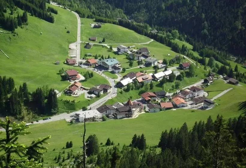 Hotelli Haus Steinkarblick Und Berghäusl