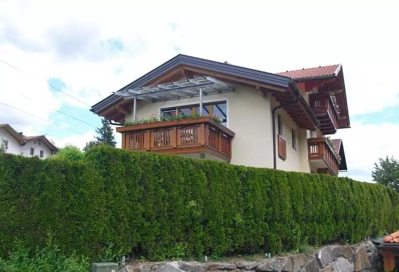 ホテル Haus Gruenbacher