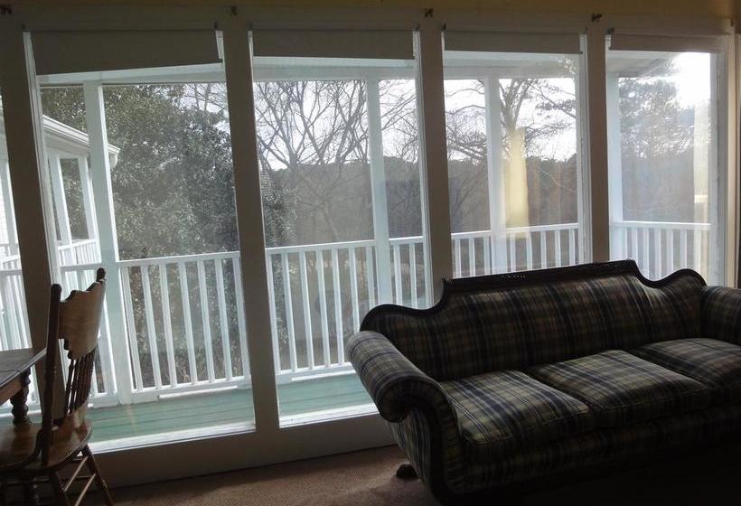 فندق Lake Allatoona Inn