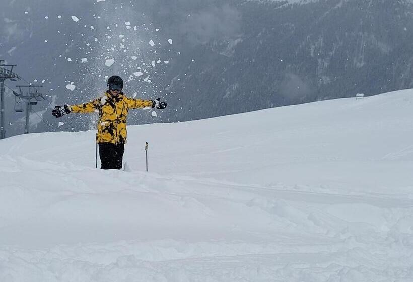 تختخواب و صبحانه Garni Dias