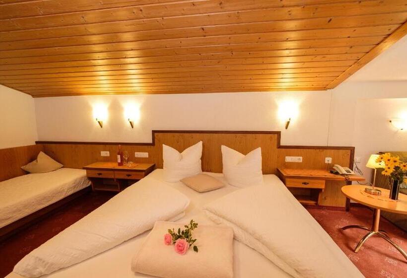 تختخواب و صبحانه Garni Dias