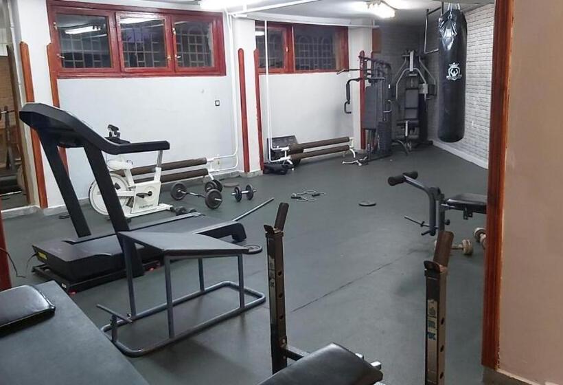 호텔 почивна станция   тец бобов дол