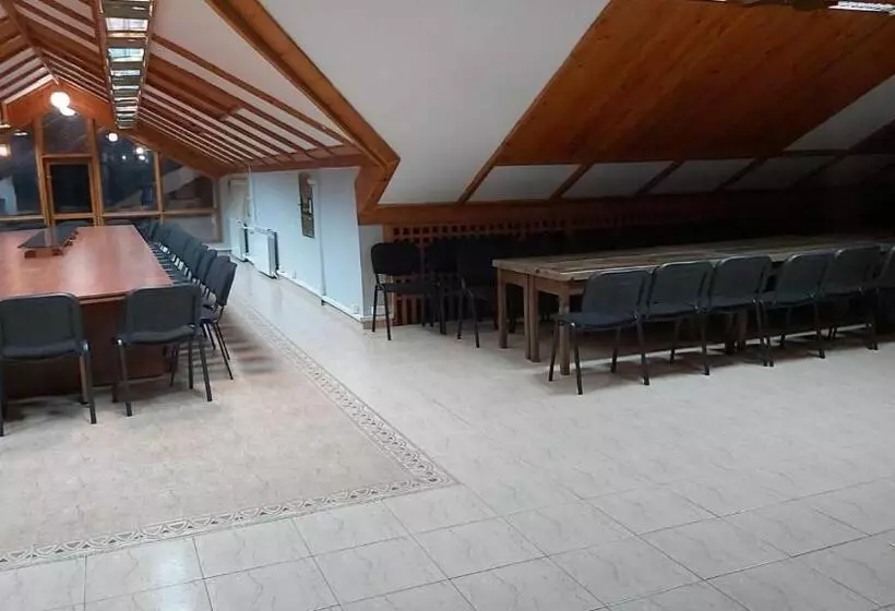 ホテル почивна станция   тец бобов дол