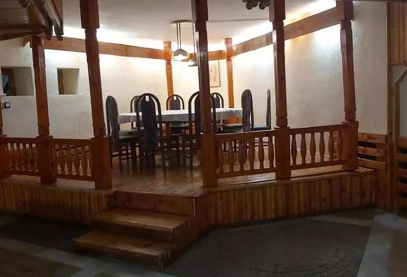 ホテル почивна станция   тец бобов дол