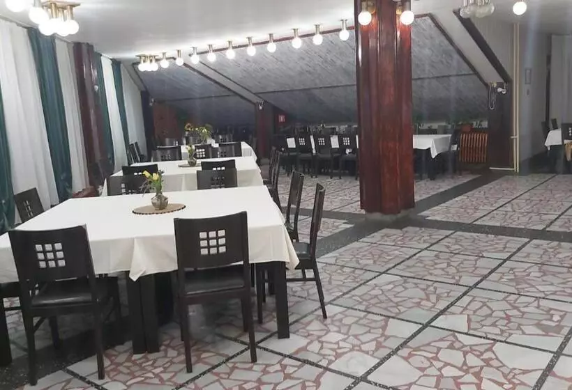 ホテル почивна станция   тец бобов дол