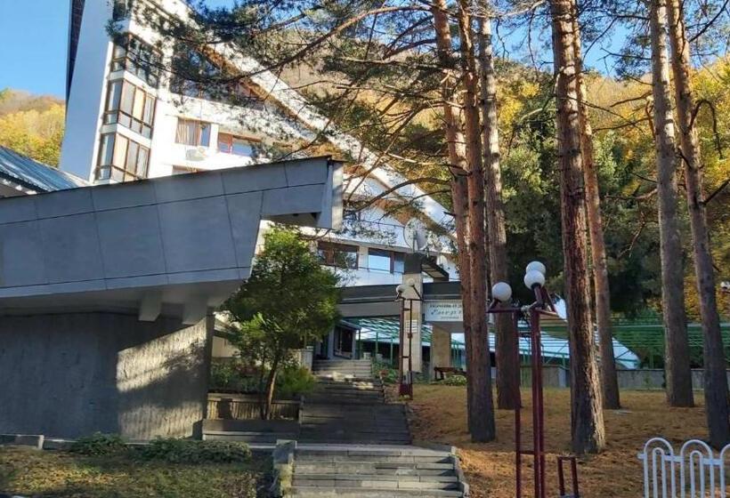 호텔 почивна станция   тец бобов дол