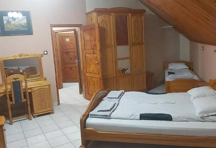 ホテル почивна станция   тец бобов дол